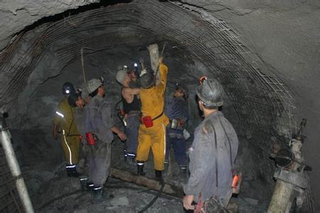 满城工程爆破中的危险因素分析以及应对工程爆破危险的措施